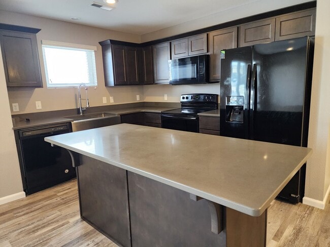 Building Photo - Lakewood Twin Home Across from Brand New L...