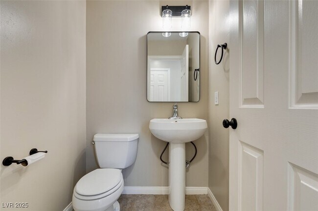 Building Photo - 25 Precipice Ct