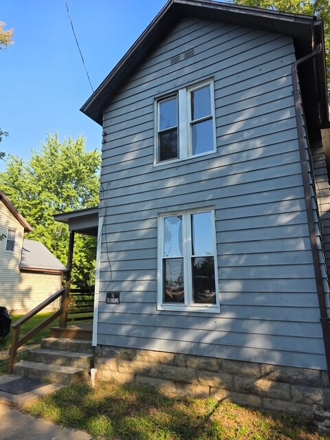 Building Photo - 164 E Church St