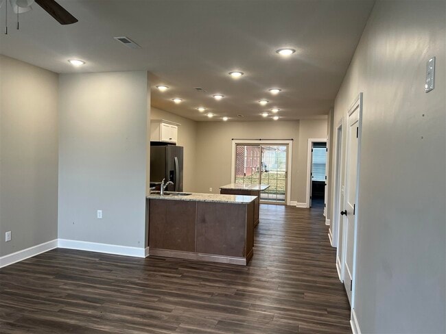 Building Photo - 1126 Springfield Blvd