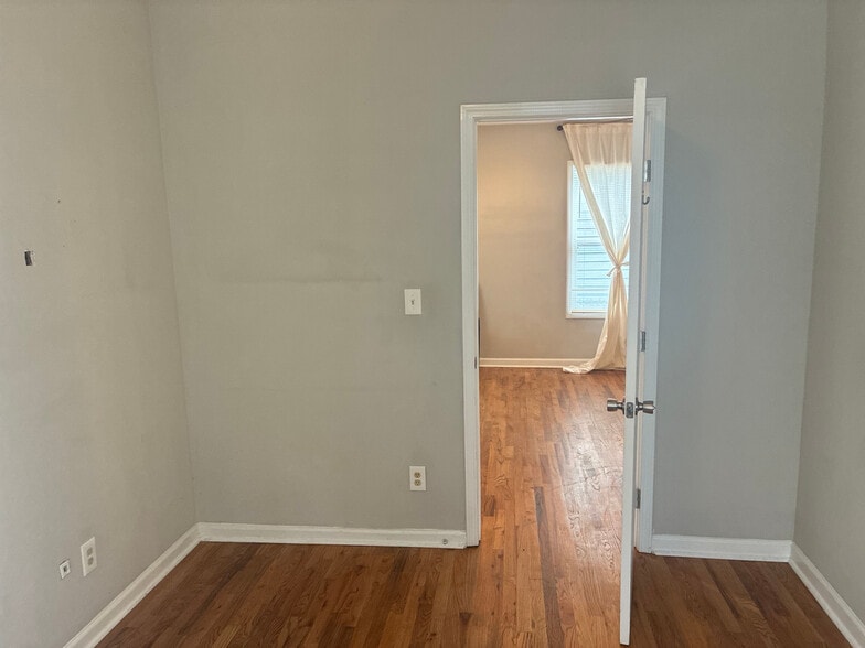 Building Photo - Room in House on Mayson Turner Rd NW