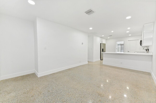 Building Photo - 2541 NW 64th Terrace