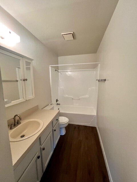 Building Photo - 920 N Leverett Ave