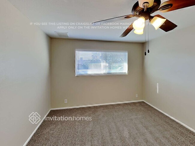 Building Photo - 1720 E Dana Ave