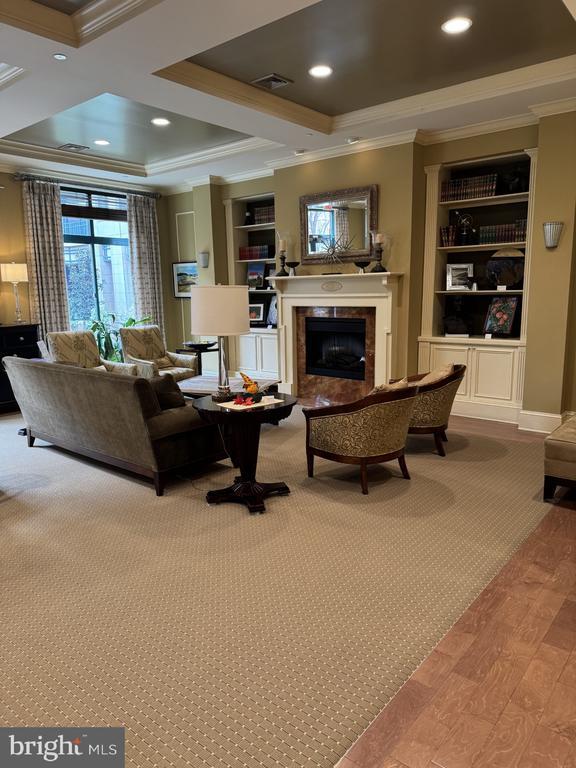 Building Photo - 502 W Broad St