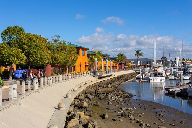Building Photo - 2 WEEKS FREE!!! Charming One Bedroom In Po...