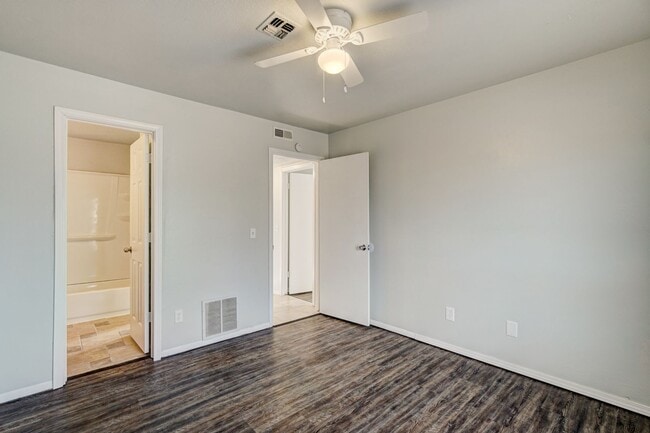 Building Photo - 3 bed 1 bath in Moore!