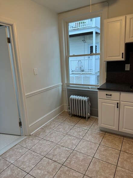 Building Photo - 25 Chestnut St