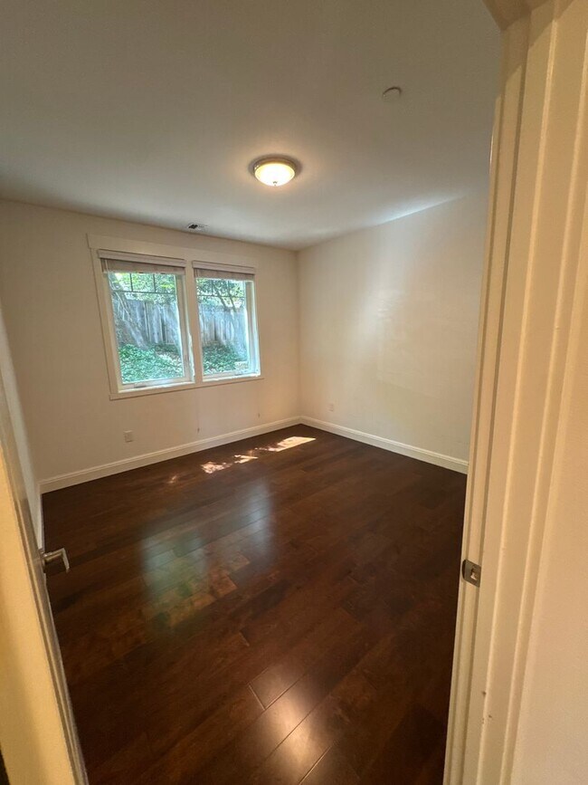 Building Photo - Beautiful Home in Felton