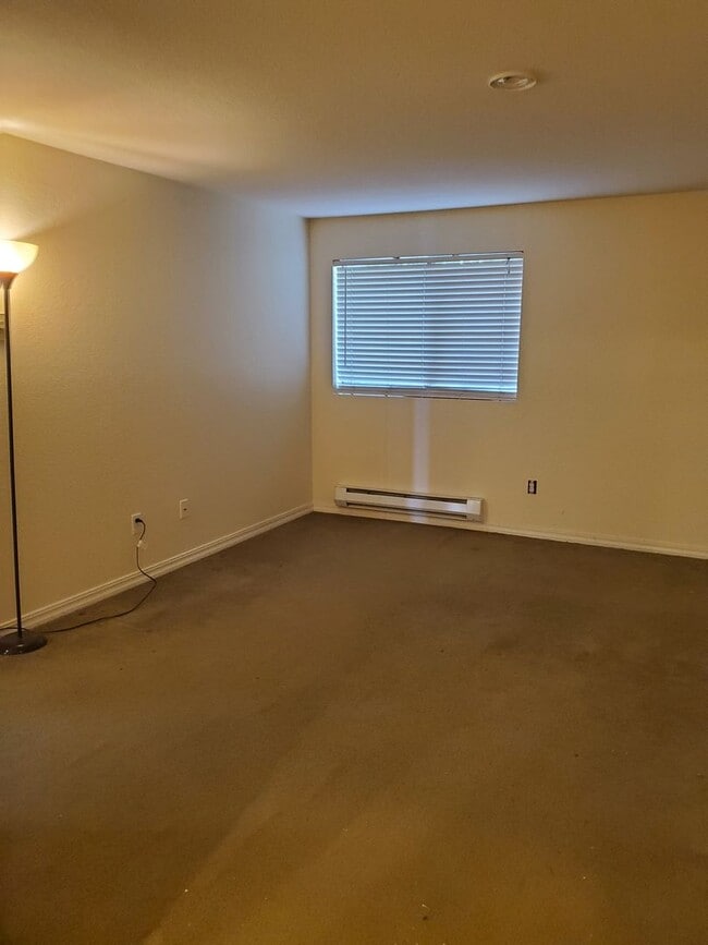 Building Photo - 2 Bedroom Condo At Sunn Fjord Condominiums...