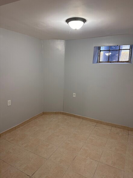 Building Photo - 19 Archdale Rd