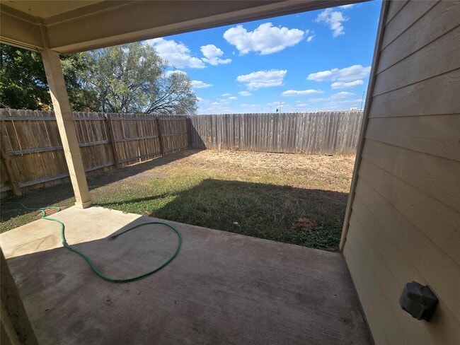 Building Photo - 239 Hidden Springs Dr