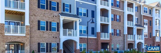 Building Photo - 2240 Reserve Cir