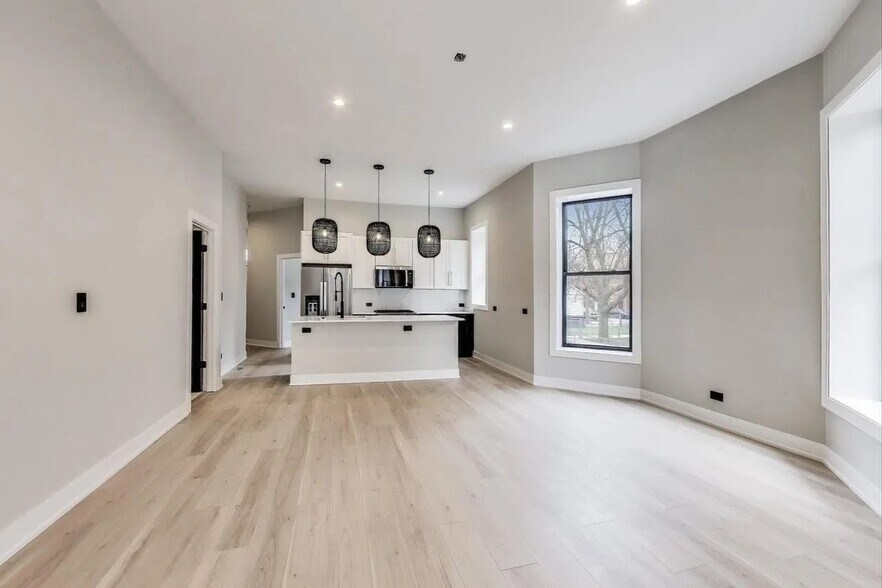 Building Photo - 1311 N Rockwell St