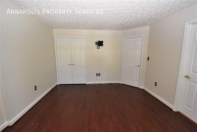 Building Photo - 621 Admiral Dr