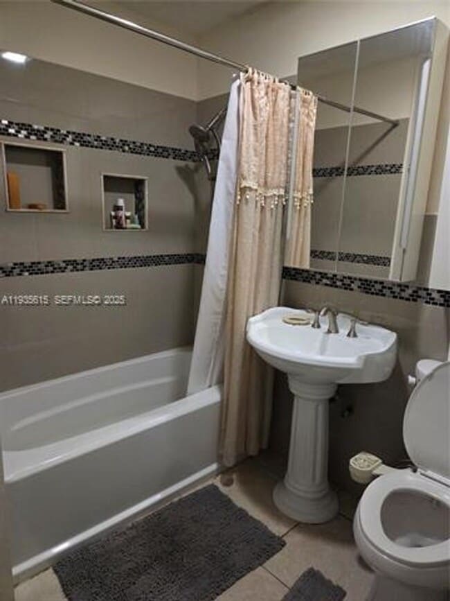 Building Photo - 301 SW 5th St