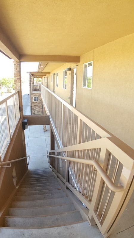 Building Photo - Pinon Bluffs Executive Suite Fully Furnished
