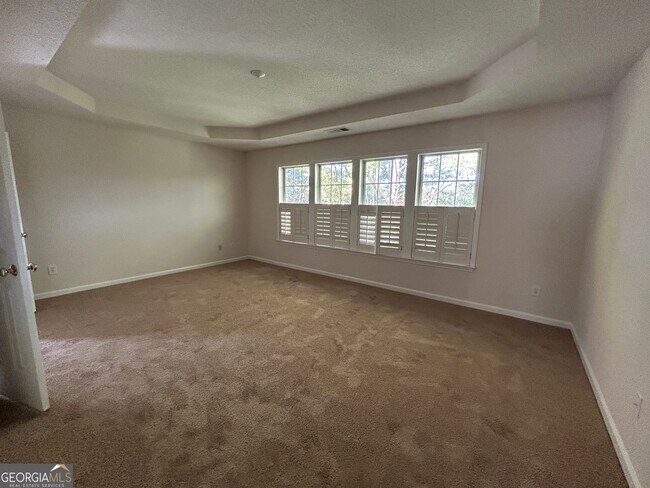 Building Photo - 4360 Ridgefair Dr