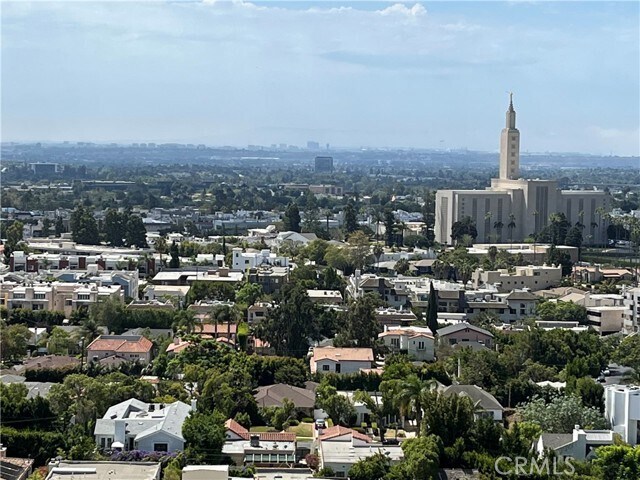 Building Photo - 10660 Wilshire Blvd