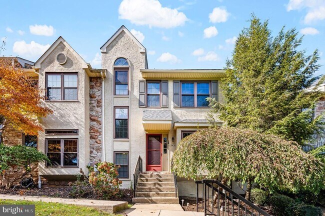 Building Photo - 1430 Redwood Ct