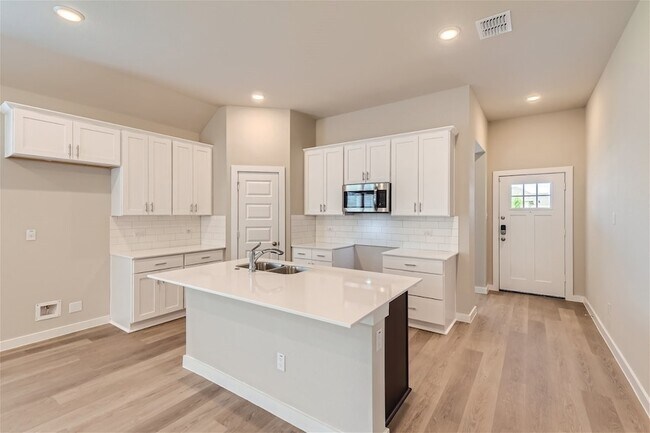 Building Photo - 4702 Deadwood Dr