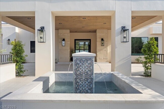 Building Photo - 2401 Driftwood Dr