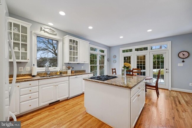 Building Photo - 8807 Ridge Rd