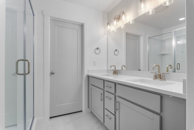 Building Photo - Bingham Court Towns- 1462