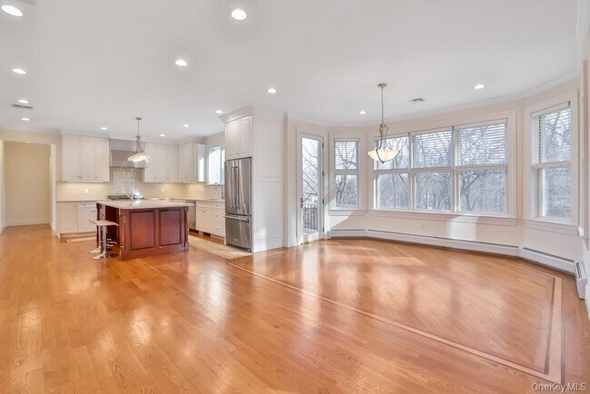 Building Photo - 34 Renfrew Rd