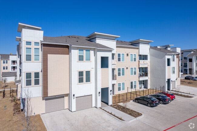 Building Photo - The Dalton