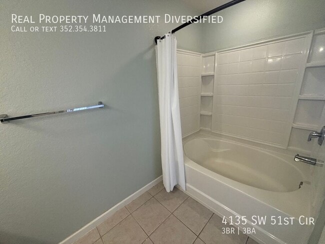 Building Photo - 4135 SW 51st Cir