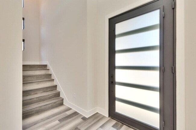 Building Photo - 1304 Minnie Dr