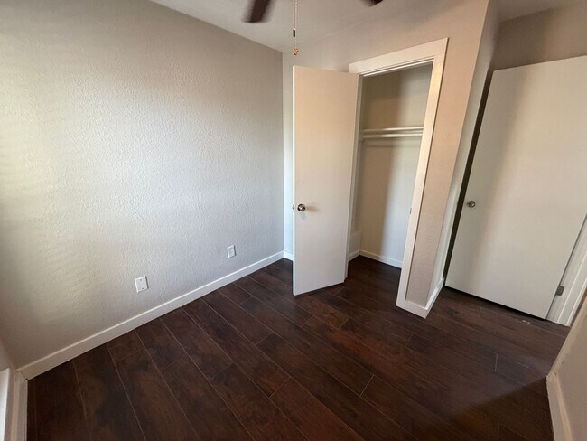 Building Photo - 5808 Cherry Park