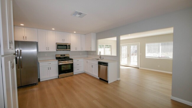 Building Photo - Fully Upgraded Mira Mesa Home w/solar panels, Garage, Washer/Dryer & Private Yard