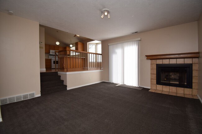 Building Photo - Spacious 5 Bed 2 Bath Home in West Jordan!
