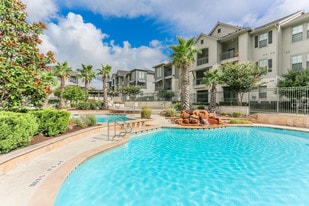 Building Photo - Allegre Point