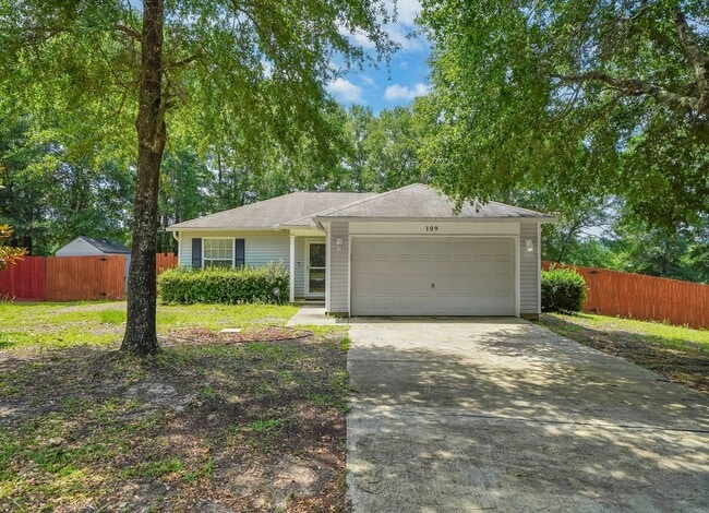 Primary Photo - 109 Cabana Way