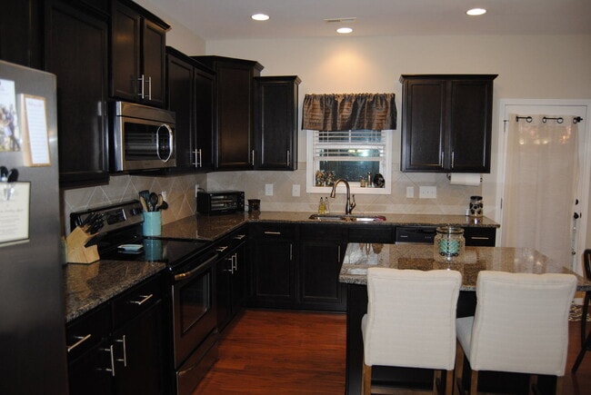 Building Photo - Spacious 4-Bedroom Home with Loft, New Carpet & Private Cul-de-Sac Location