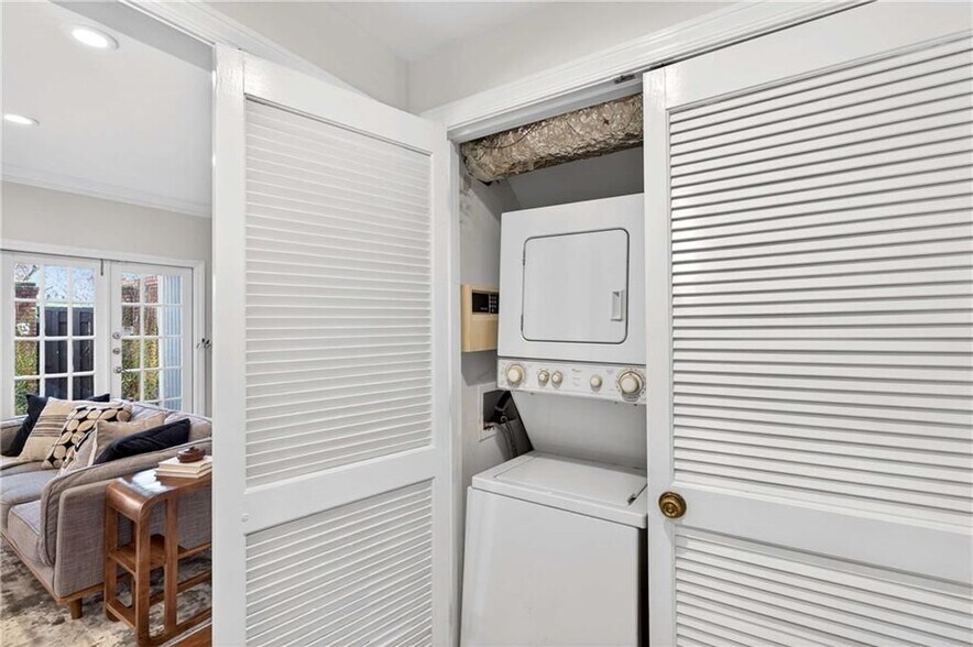 Building Photo - 15 Prescott Walk NE