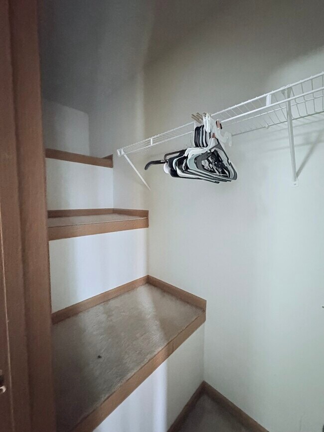 Building Photo - Furnished 4BR 2 BA Home w/ Covered Patio in Groveport!