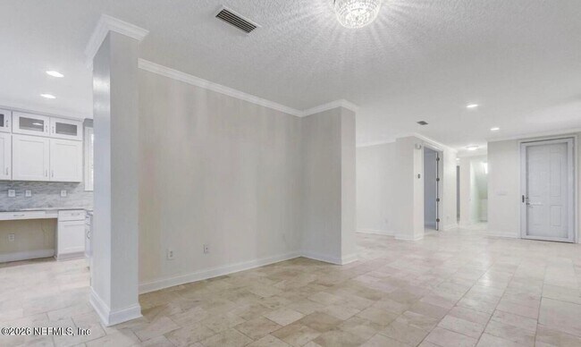 Building Photo - 156 Hidden Palms Ln