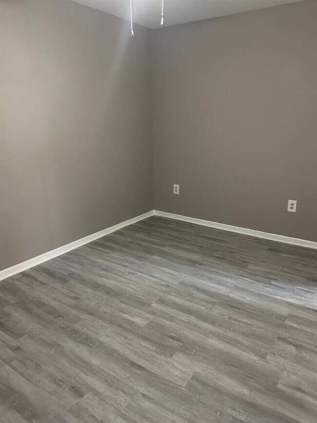 Building Photo - 3635 Chesterwood Dr