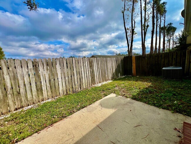 Building Photo - 3 bedroom 2 bath townhome in Towne Park