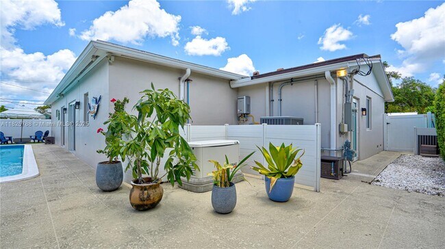 Building Photo - 9573 SW 57th St