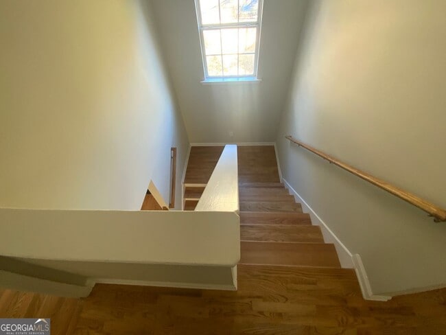 Building Photo - 27 Montgomery St NE