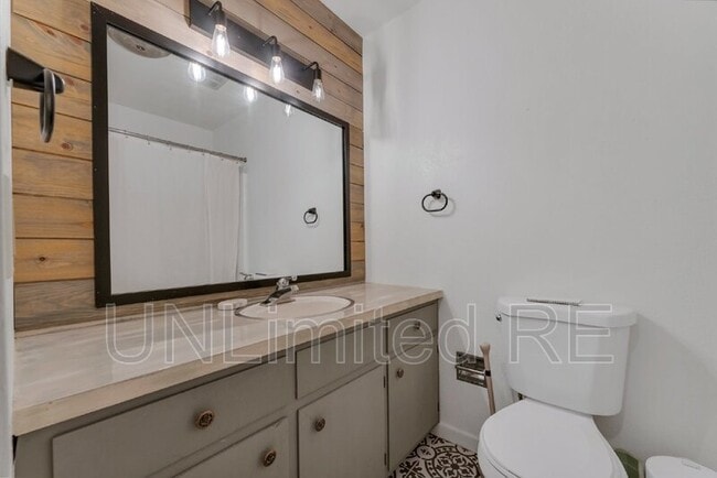 Building Photo - 2411 Black Falls Trail