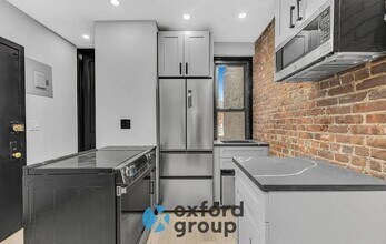 Building Photo - 3 bedroom in New York NY 10019