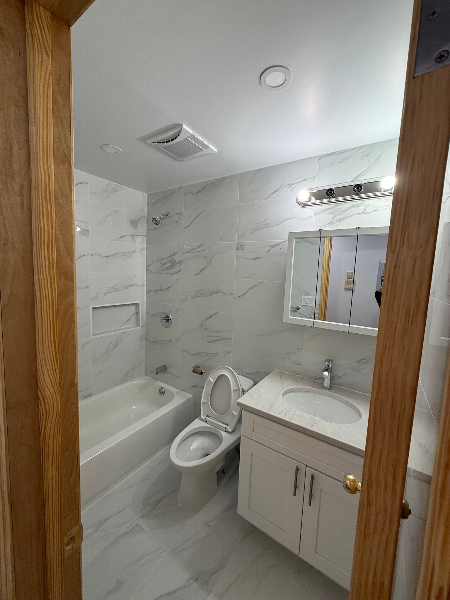 Building Photo - 59-09 48th Ave