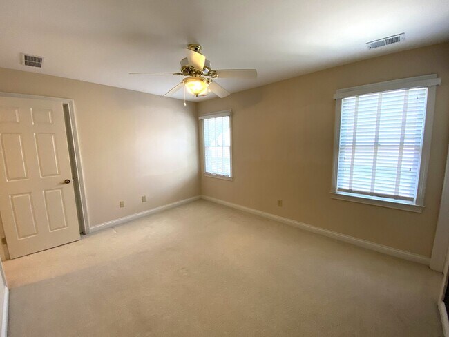 Building Photo - Palomar Home                  20260709