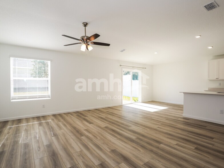 Building Photo - 2965 Grand Finale St